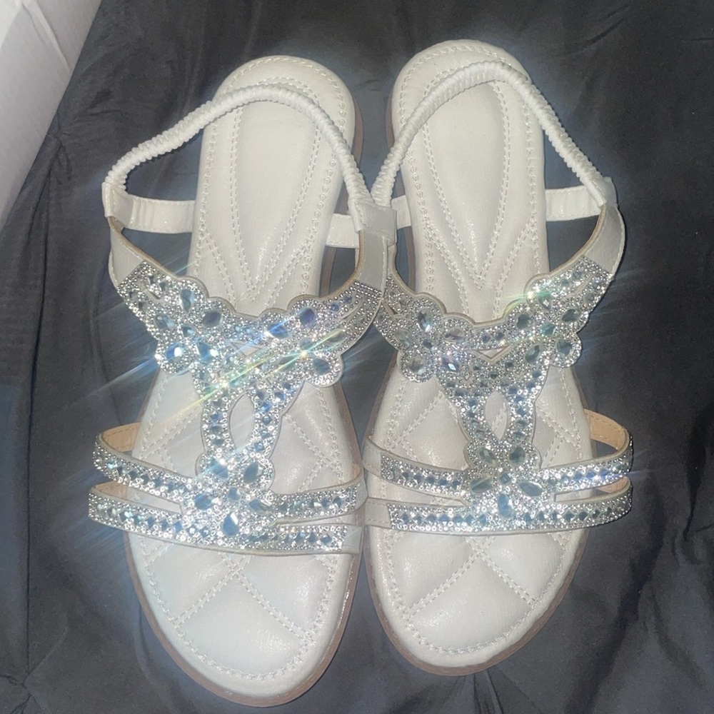 Nice pair of women’s sandals